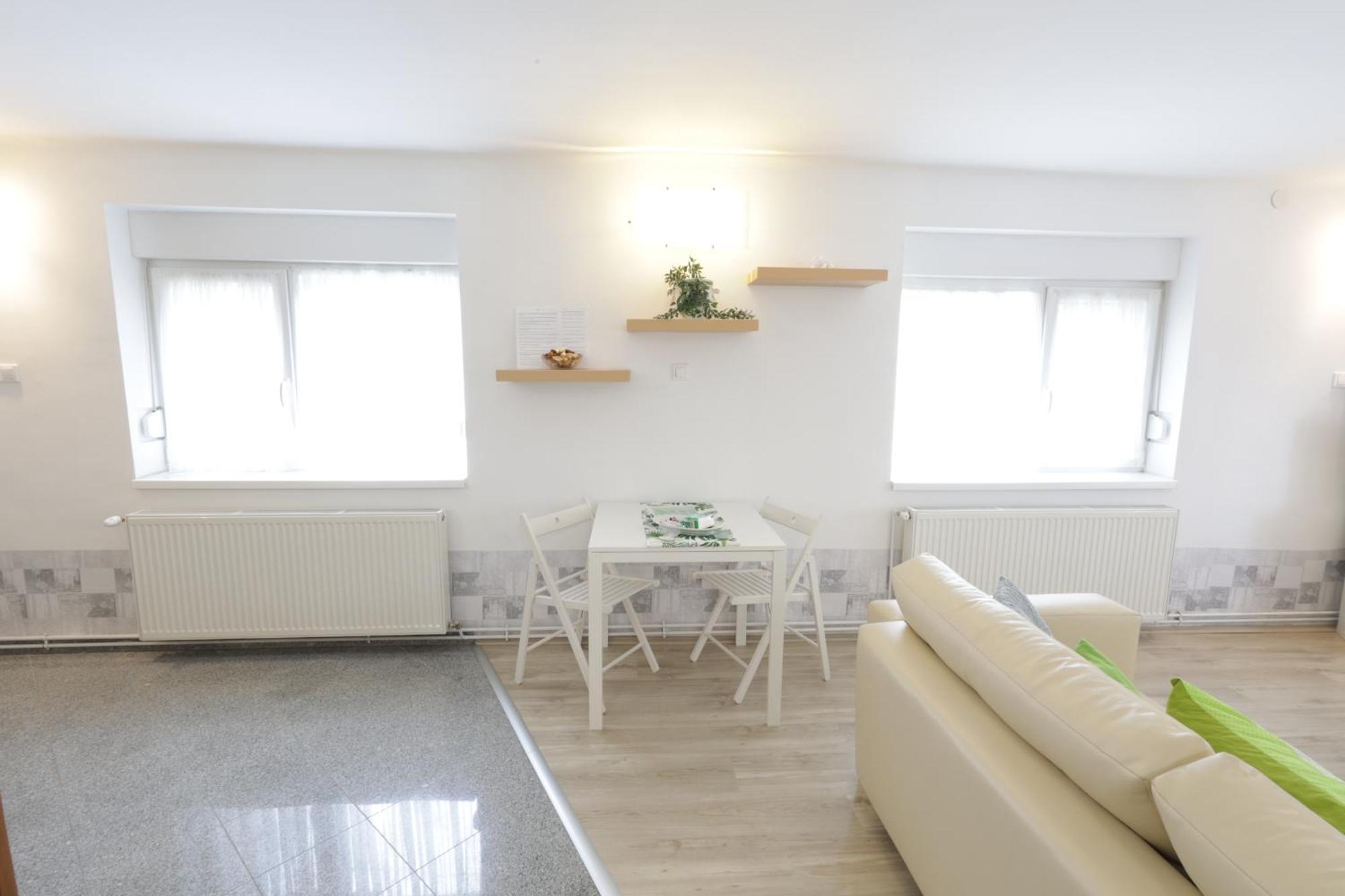 Stardust Apartman Pécs Exterior foto
